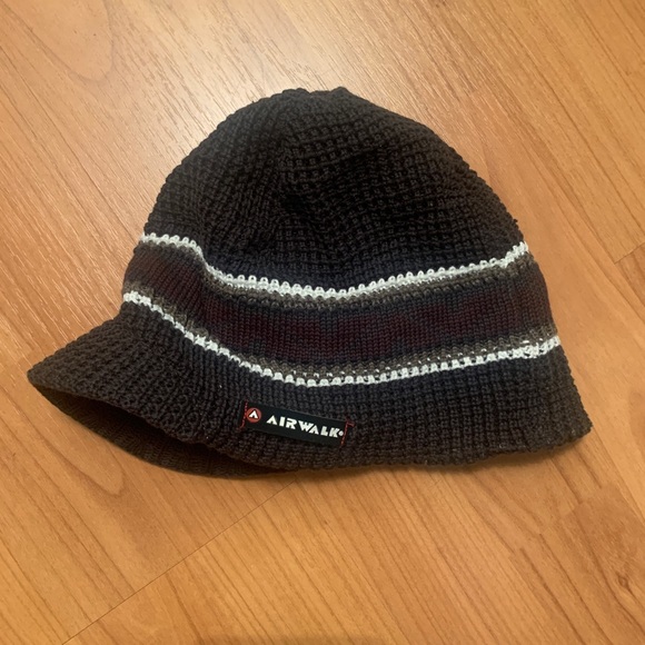 New Airwalk 2 in 1. Reversible visor knit cap - Picture 1 of 5